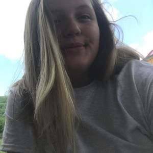 Meet your Posher, Karlie